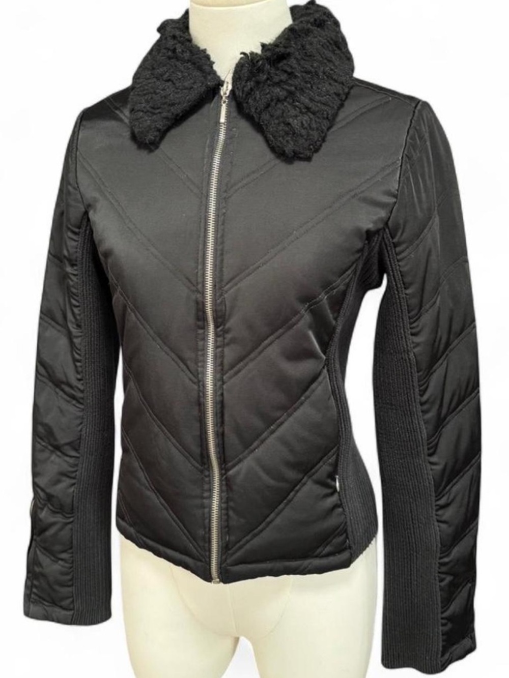 Vintage y2k Black Quilted Puffer Jacket with Faux Fur Collar